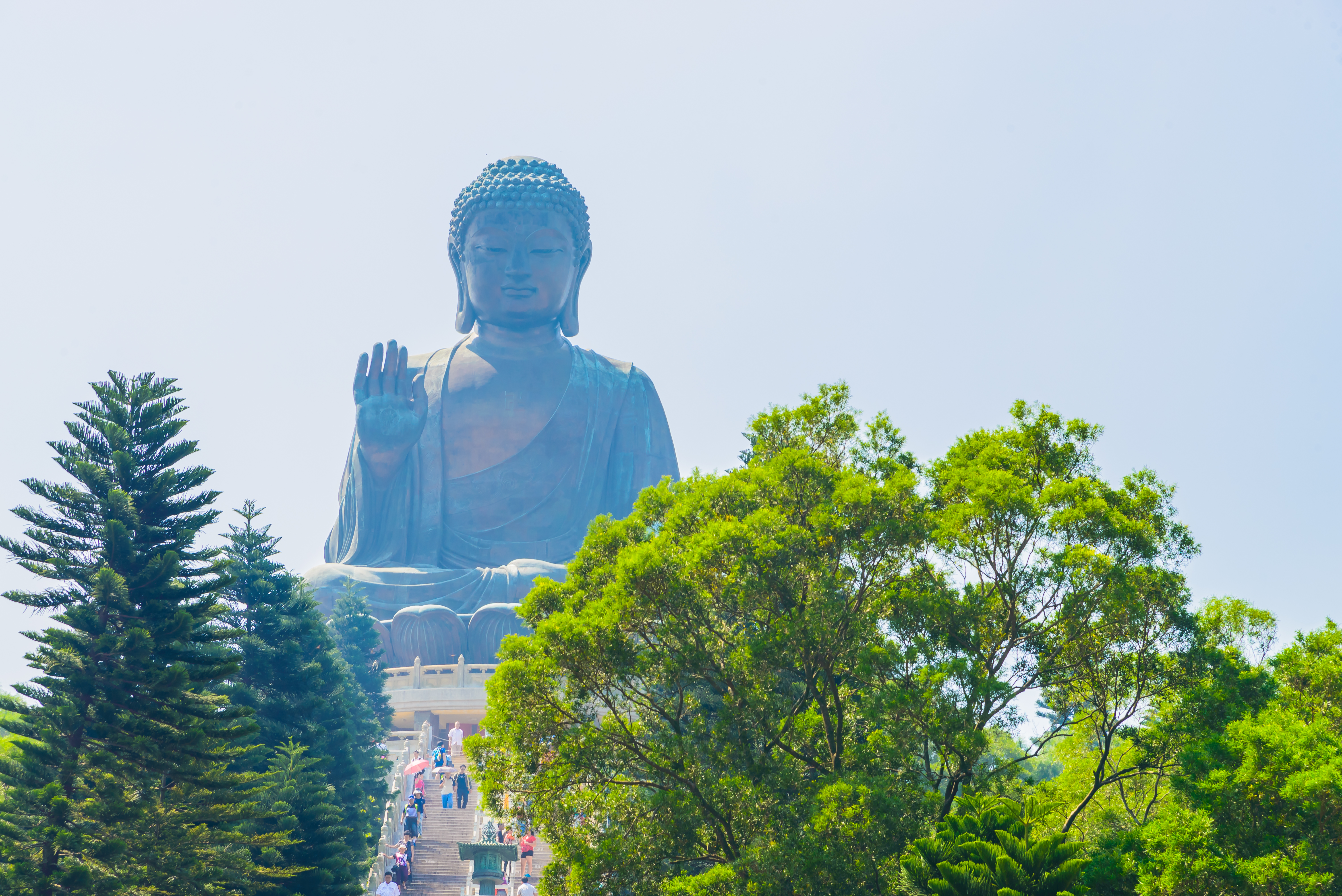 Giant buddha statue in hong kong ©mrsiraphol/Freepik